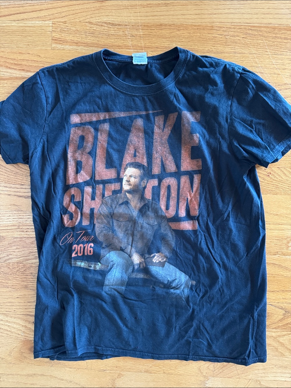 Blake Shelton 2016 On Tour Black Short‑Sleeve Graphic Tee with Rust Print